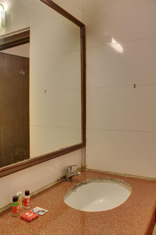 Hotel Oyo 358 Sarojini Nagar Neu-Delhi Exterior foto