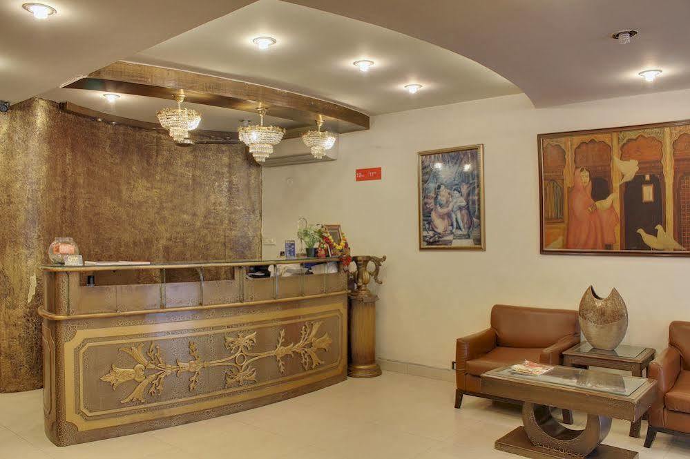 Hotel Oyo 358 Sarojini Nagar Neu-Delhi Exterior foto